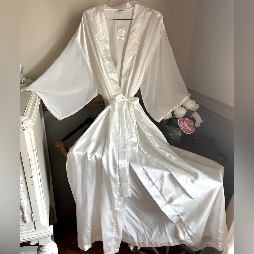 Long elegant robe size 18/20W